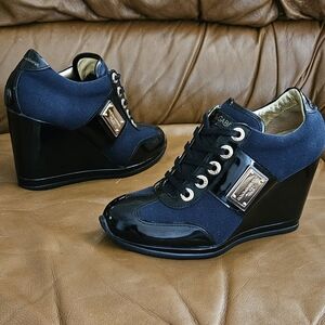 Women's Dolce & Gabbana Navy Black Patent Wedge Block Heels Size 5.5 US (MINT)